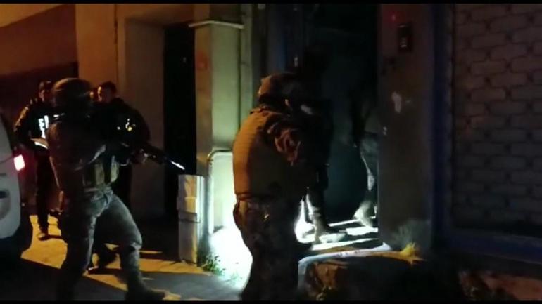 Uyuşturucuyu taksiyle dağıttılar