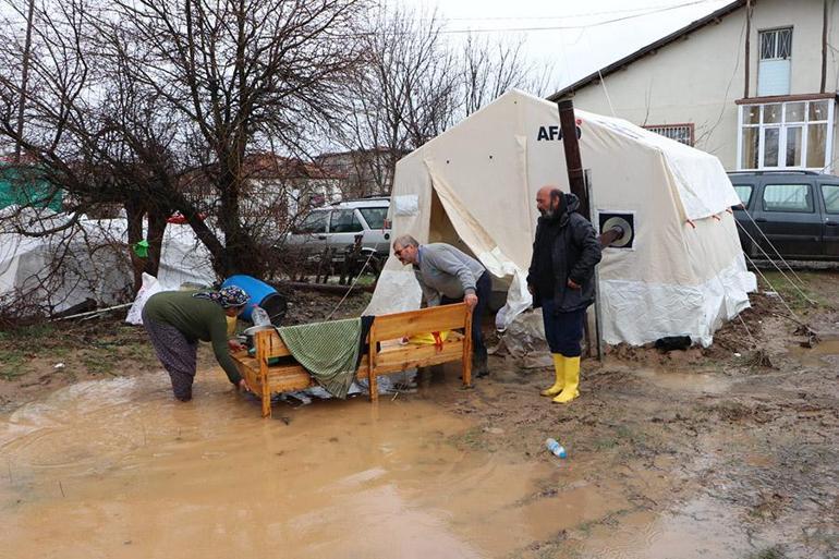 Sel bölgesinde 3üncü gün: 17 kişi can verdi, kayıp kişiler aranıyor
