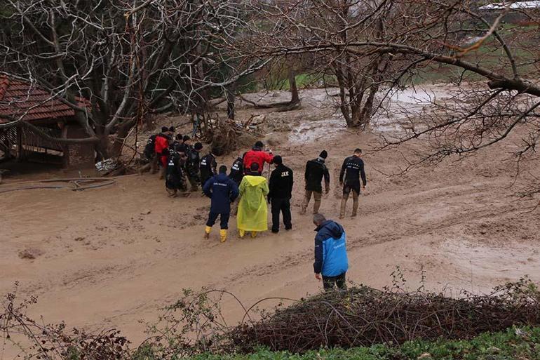 Sel bölgesinde 3üncü gün: 17 kişi can verdi, kayıp kişiler aranıyor