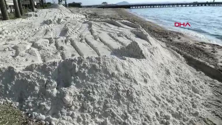 Plaja yine mermer tozu döküldü