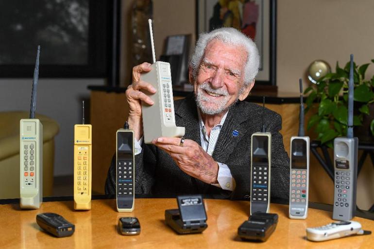 Cep telefonuyla ilk görüşme 50 yıl önce yapıldı