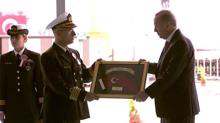 Son dakika... Dünyanın ilk SİHA gemisi göreve hazır; TCG Anadolu TSK envanterinde Erdoğan: Sirkeci Limanında halkımıza ziyarete açacağız