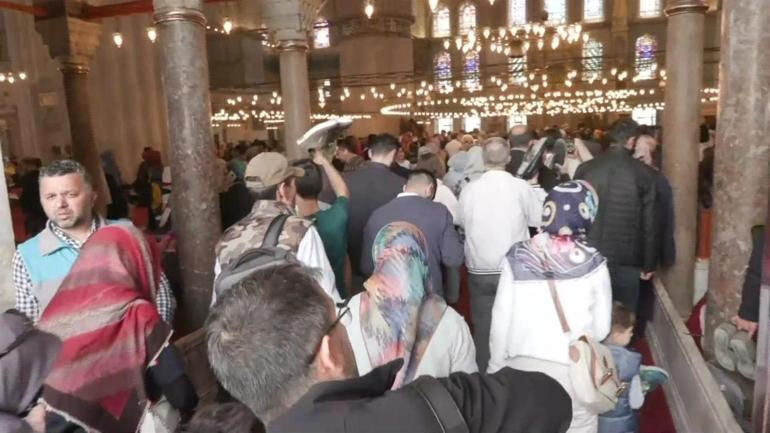 Sultanahmet Camii’nde bayram yoğunluğu