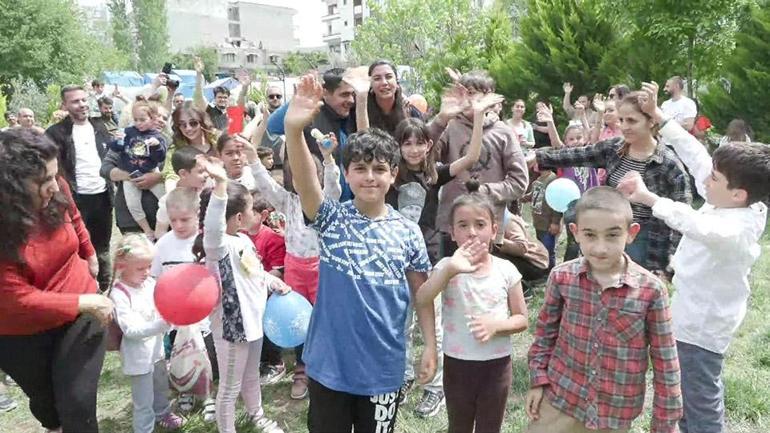 Afet bölgesinde 23 Nisan Fulya Öztürk aktardı