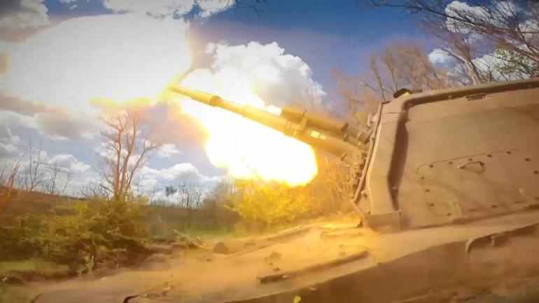Rusya havan toplarıyla güneydeki Ukrayna mevzilerini vurdu