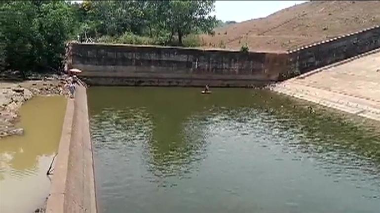 Hindistanlı yetkili suya düşen telefonunu bulmak için barajı boşalttırdı