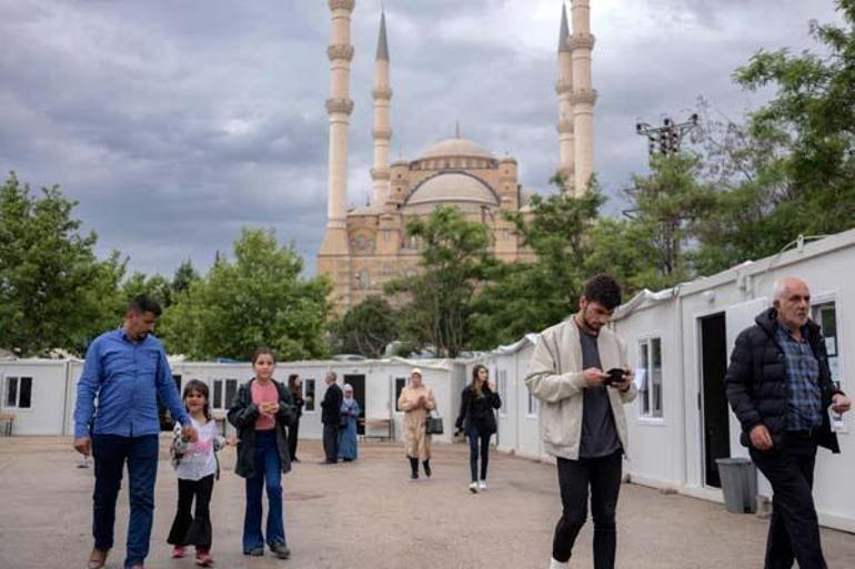 Depremle sarsılan kentlerde Erdoğanın oyları yükseldi: 9 ili önde bitirdi