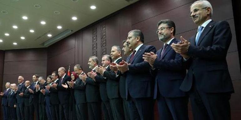 Son dakika... Cumhurbaşkanı Erdoğan yeni kabineyi duyurdu