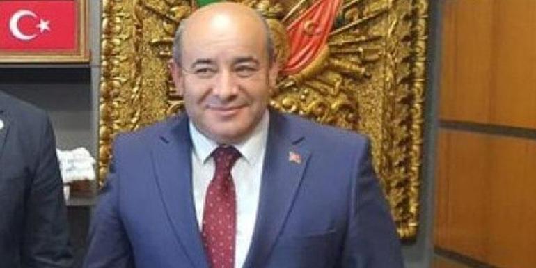 AK Partili belediye başkanının aracı tırla çarpıştı