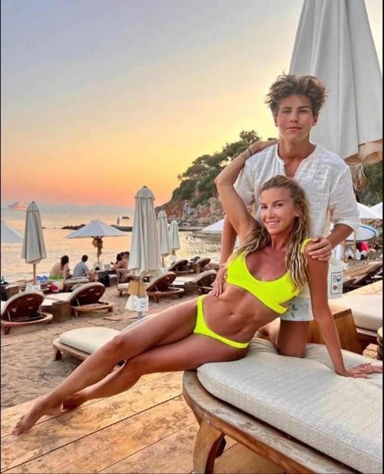 Ivana Sert, Atina’da tatil yaptı