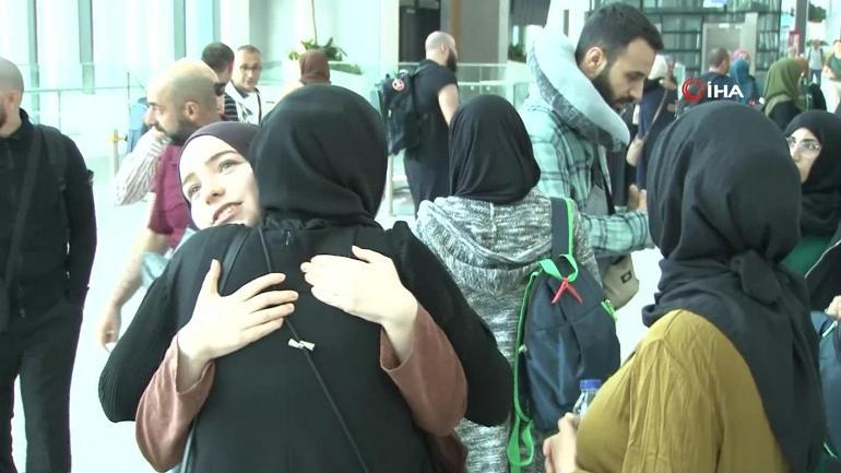Hacılar yurda dönüyor… İlk kafile İstanbul’da