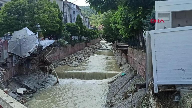 Bakanlar sel bölgesindeki çalışmaları yakından takip ediyor