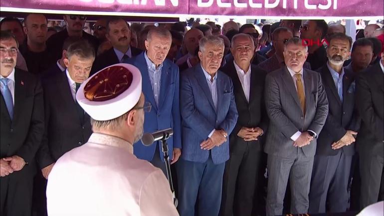 SON DAKİKA: Cumhurbaşkanı Erdoğan, Hayati Yazıcının annesinin cenaze törenine katıldı