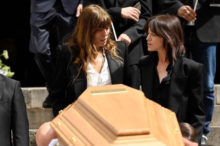 Jane Birkin son yolculuğuna uğurlandı