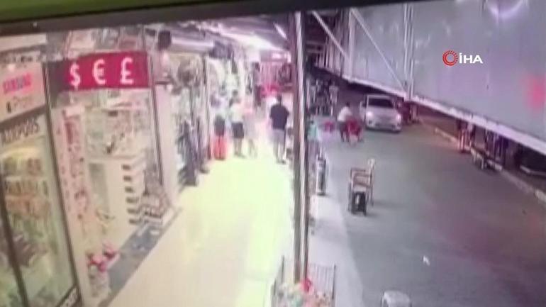 Turist saati pahalı bulunca esnafa saldırdı