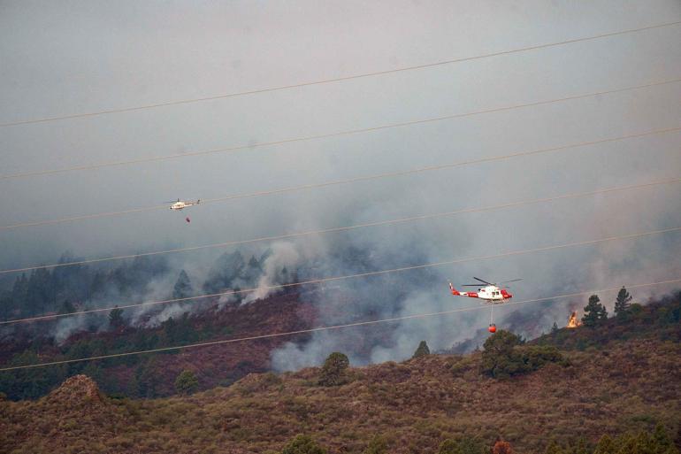 İspanyanın Tenerife Adasındaki yangın büyüyor: Bin 800 hektar alan kül oldu