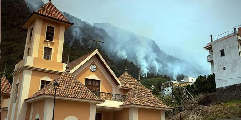 İspanyada daha önce görülmemiş yangın: 25 bin kişi tahliye edildi