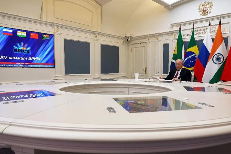 BRICS zirvesi: Putinden yeni ticaret yolları ve dolarsızlaşma mesajı