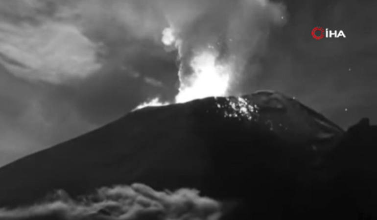 Popocatepetl Yanardağında bir günde üç patlama