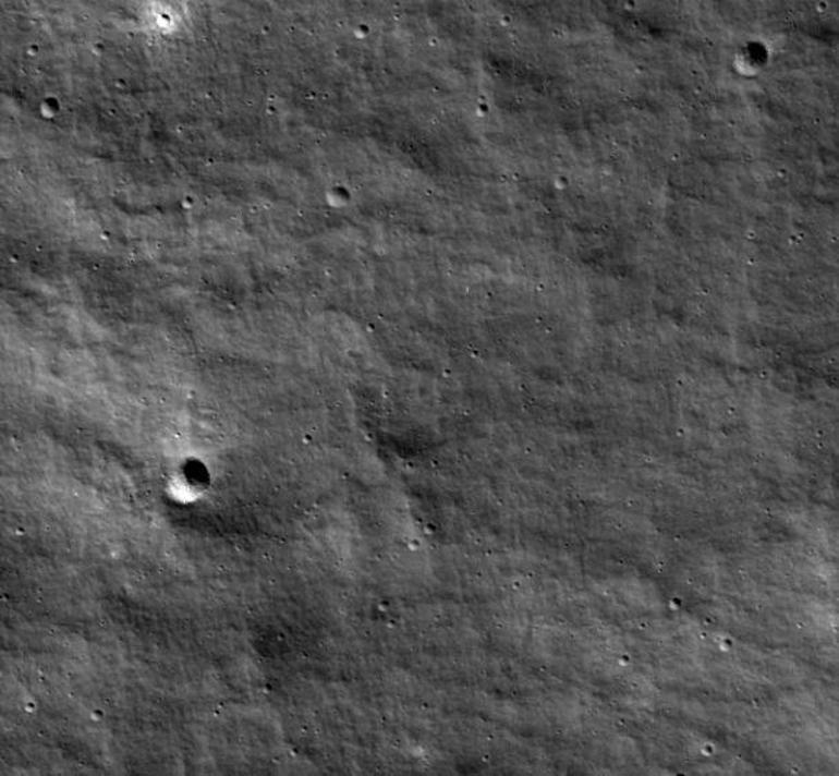 Rusyanın Aya çakılan uzay aracı, 10 metre çapında krater oluşturdu