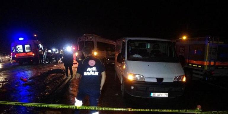Aynı bölgede peş peşe 5 kaza: 3 ölü, 50 yaralı