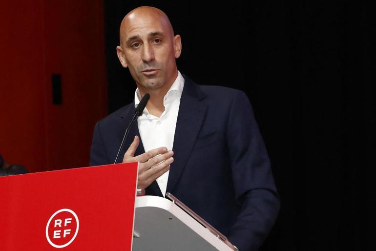 İspanya Futbol Federasyonu Başkanı Rubiales istifa etti