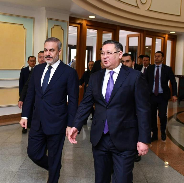 Bakan Fidandan Astanada terörle mücadele mesajı