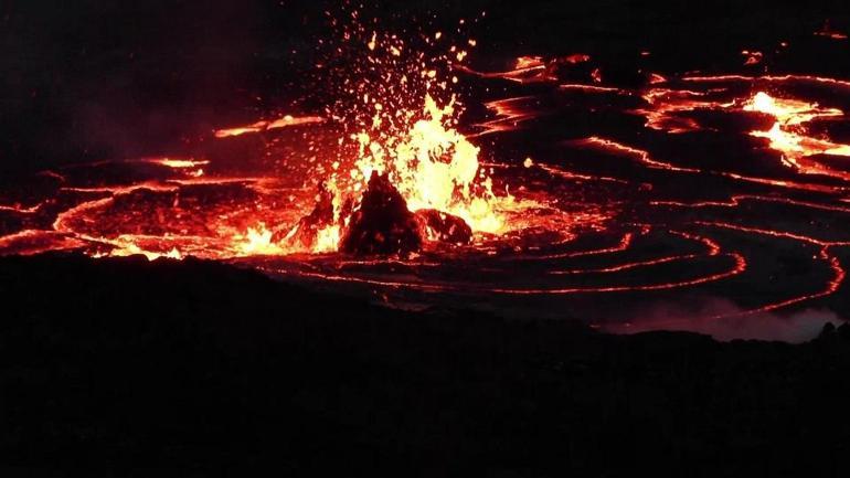 Hawaiide Kilauea Yanardağı patladı