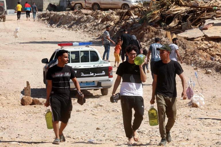 Libyada halk kendi yarasını kendi sarıyor