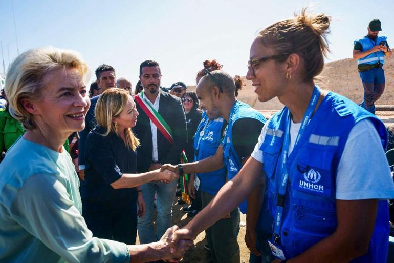 İtalyada Lampedusaya göç dalgası: AB Komisyonu Başkanı, adayı ziyaret etti