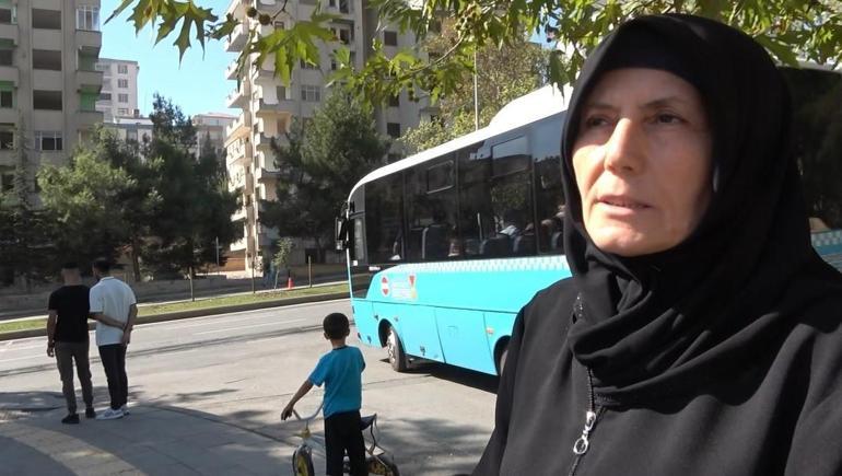 Evinin yıkılmasını izleyen kadın: “Her şey bitti yalan oldu”