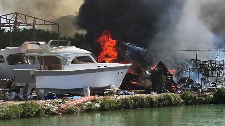Antalyada orman yangını Rüzgarın etkisiyle büyüyor: Teknelere sıçradı