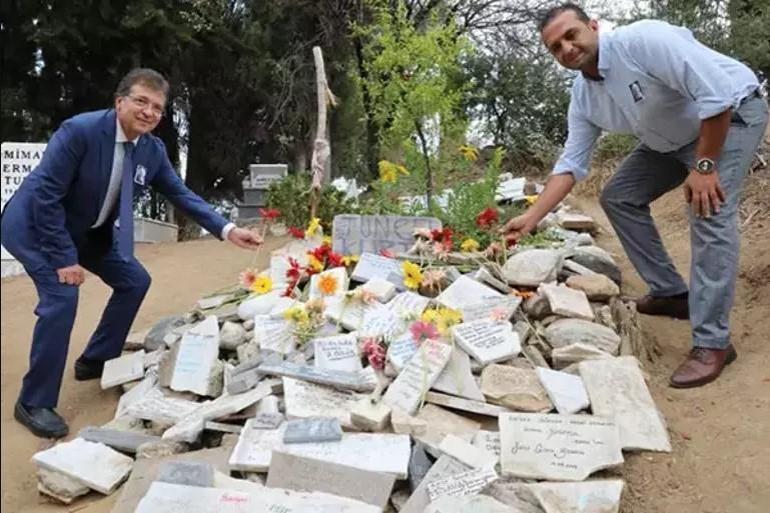 Tuncel Kurtiz vefatının 10. yılında kabri başında anıldı