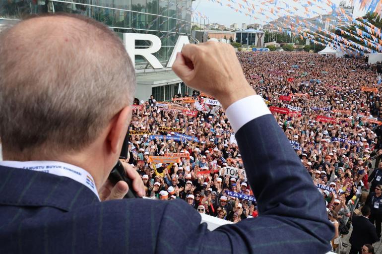AK Partide büyük kongre günü: Cumhurbaşkanı Erdoğandan önemli mesajlar
