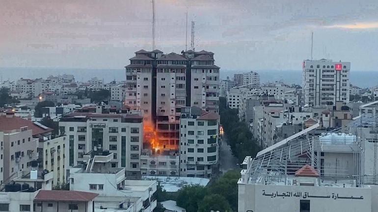 Sivillerin canı hem Gazzede hem tahliyede tehlikede