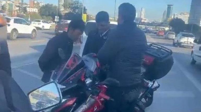 İstanbulda E-5te akılalmaz olay Yolda kalma numarasıyla litre litre benzin topladı