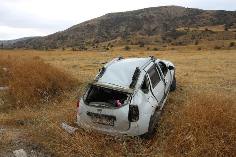 Yola fırlayan domuza çarpan araç takla atarak şarampole uçtu: 1 ölü