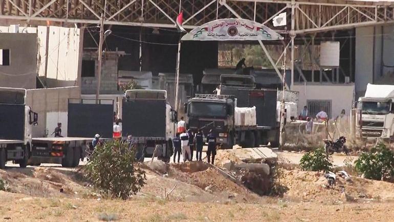 Refah Sınır Kapısında neden 20 TIR geçti CNN TÜRK muhabiri Çok önemli bir kulis bilgisi diyerek açıkladı