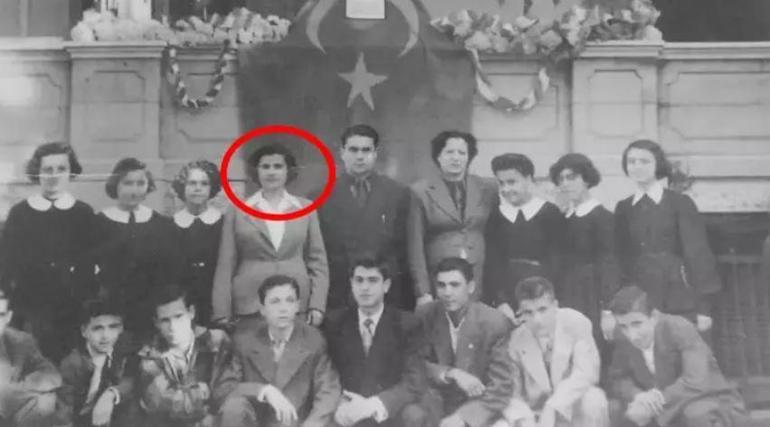 Atatürkü dinledi, öğretmen oldu Asırlık çınar bütün bayramları gördü...