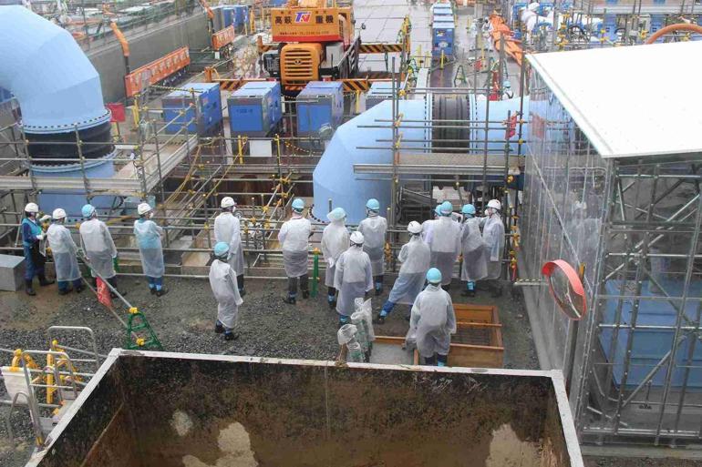 Fukuşimada atık suyla temas eden 2 işçi hastaneye kaldırıldı