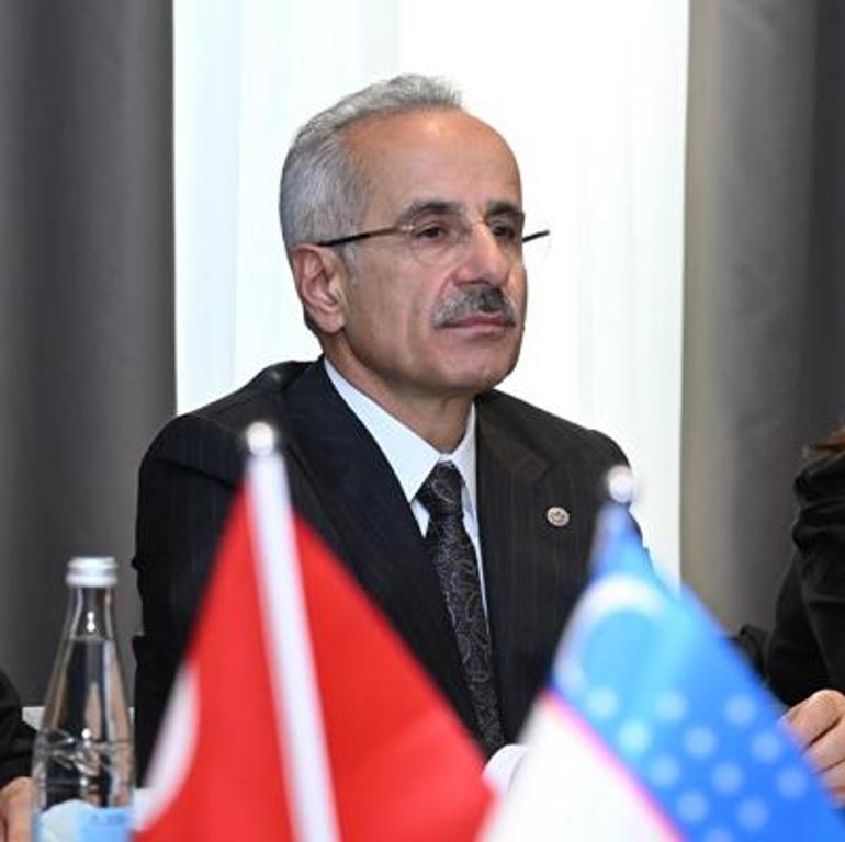 Bakan Uraloğlu, Özbek mevkidaşı Makhkamov ile görüştü