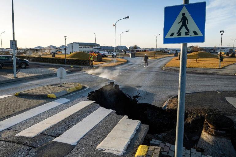 Depremlerle sarsılan İzlanda’da yanardağ alarmı: Bir kasabayı yok edebilir