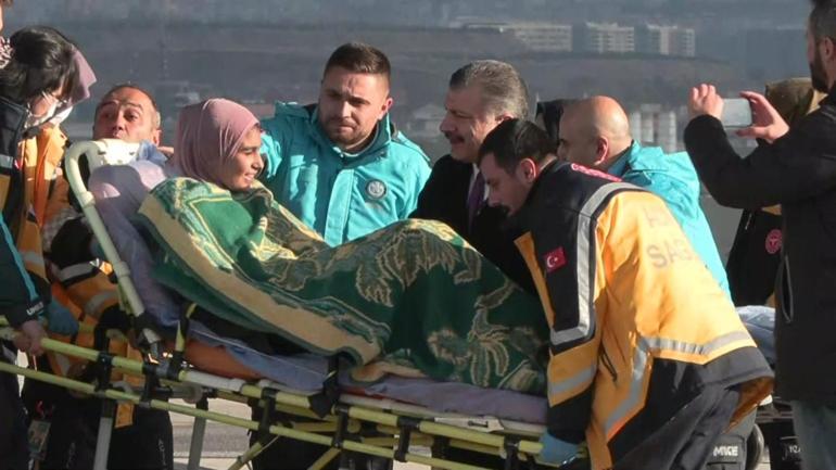 Son dakika... Sağlık Bakanı Koca karşıladı: Gazzeli hastalar Türkiyede