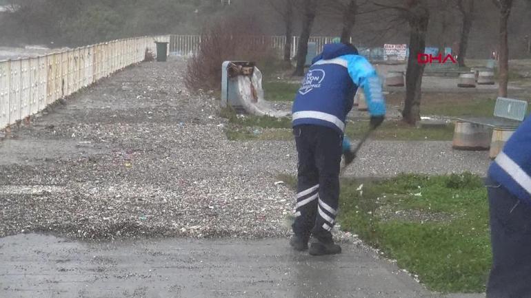 İstanbul fırtına ve sele teslim oldu
