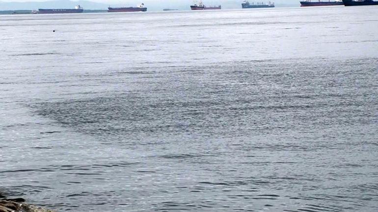 Marmarada deprem sonrası denizde köpükleşme