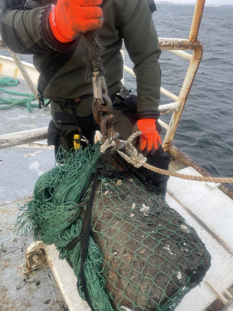 Yer Danimarka... Ağı çeken balıkçı, 130 kilogram ağırlığındaki bomba ile karşılaştı