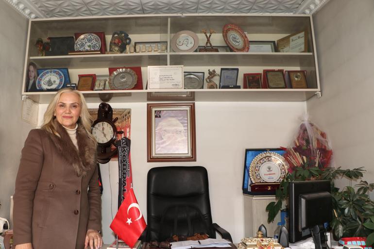 Vanın ilk ve tek kadın muhtarı olarak seçildi