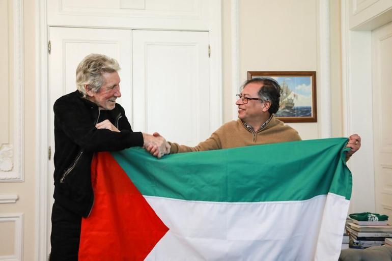 Roger Waters, Kolombiya Devlet Başkanı Petro ile Filistin bayrağı açtı