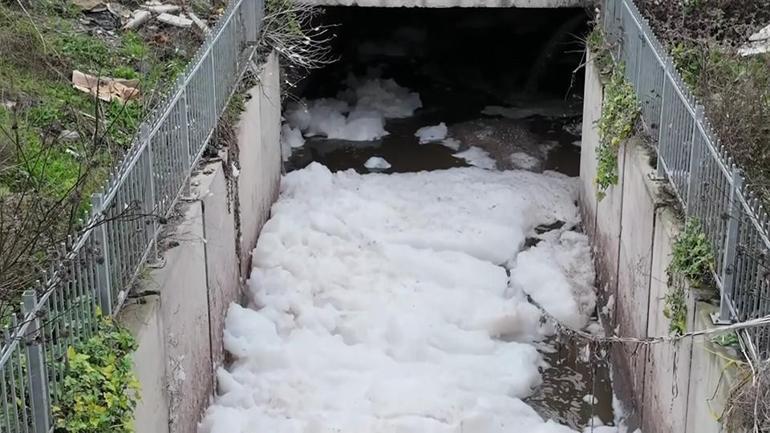 Haramidere yine köpürdü: Kokudan uyku uyuyamıyoruz