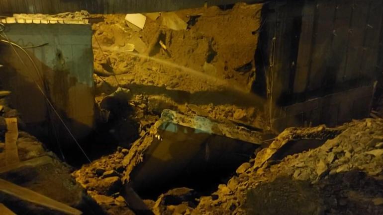Üsküdarda istinat duvarı çöktü: 1 bina boşaltıldı
